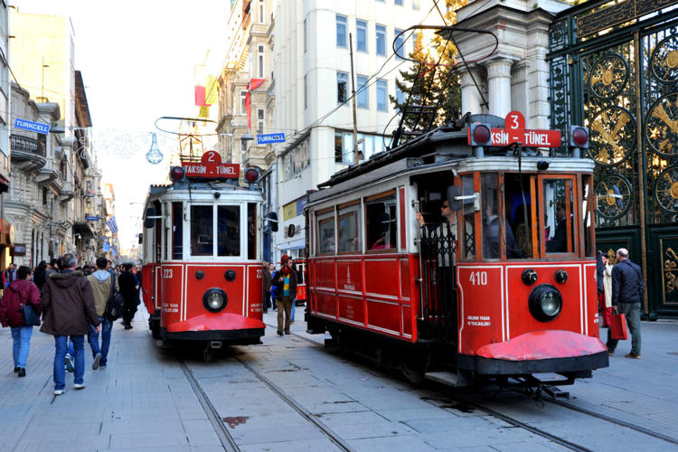 محله‌ی بی اغلو که خاطره‌انگیزترین قسمت سفر شما به تور استانبول