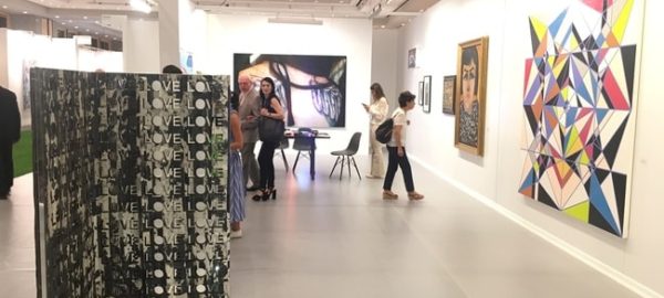 بازدید از آثار هنرمندان سراسر جهان در نمایشگاه آثار هنری و عتیقه جات ARTIST استانبول