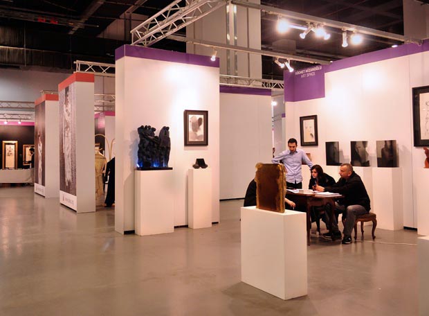 بازدید از آثار هنرمندان سراسر جهان در نمایشگاه آثار هنری و عتیقه جات ARTIST استانبول