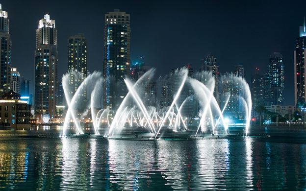 آب نمای دبی آمیزه‌ای از هنر مهندسان آمریکایی در رقص آب با موسیقی‌های مشهور دنیا