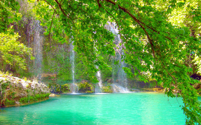 طبیعتی دست‌نیافتنی در آبشار کورسونلو Kurşunlu Şelalesi