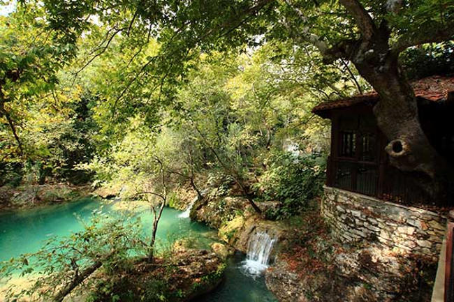 طبیعتی دست‌نیافتنی در آبشار کورسونلو Kurşunlu Şelalesi