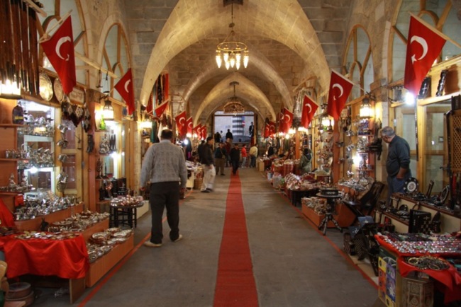 تور آنتالیا - بازار جمهوریت یکی از مراکز خرید در شهر زیبا و توریستی آنتالیا
