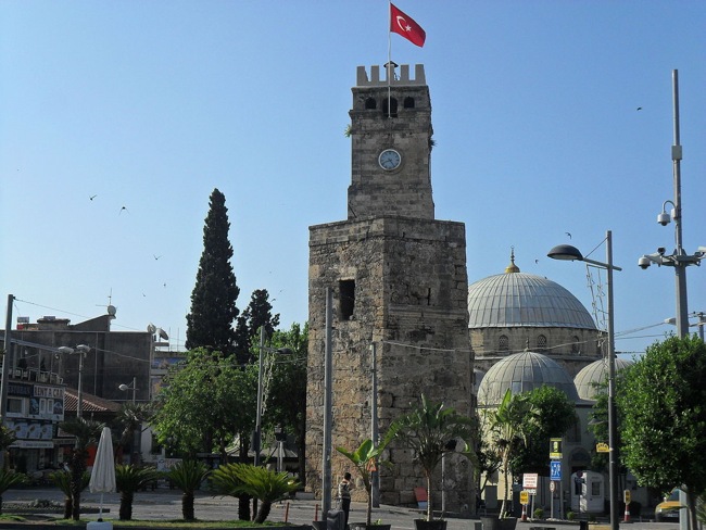 برج ساعت، سمبل تاریخی بودن شهر آنتالیا