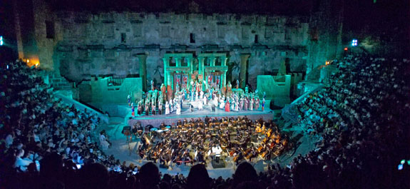 جشنواره بین‌المللی اپرا و باله آسپندوس در آنتالیا یک جشنواره خاص و منحصربه‌فرد