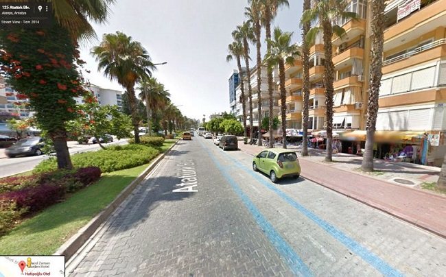 خیابان آتاتورک در شهر آنتالیا