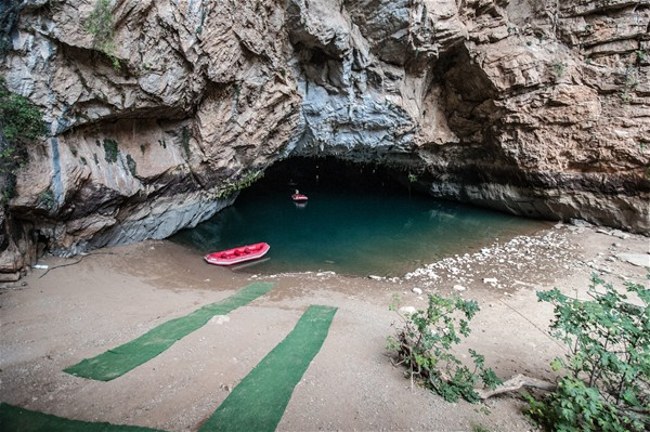 غار آلتین بشیک یکی از غار های زیبای آنتالیا