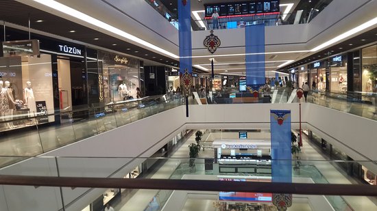 فروشگاه ozdilek shopping centers یکی از بهترین مراکز خرید در آنتالیا