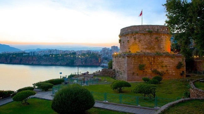مکان‌های گردشگری ترکیه؛ چشم‌انداز قلعه رومیان
