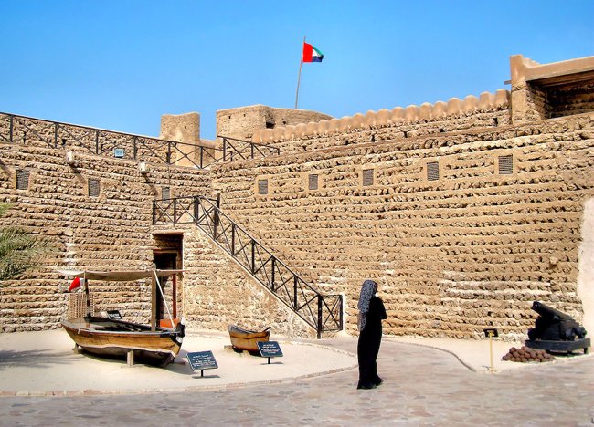 لمس تاریخ امارات و دبی در قلعهٔ الفهیدی دبی (موزه دبی) 