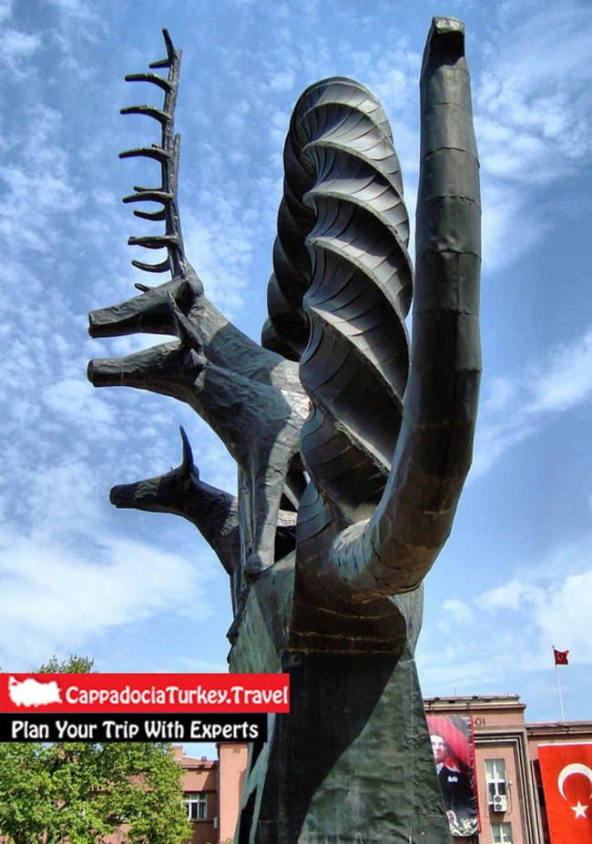 مجسمه هیتی ها hitti monument یادگاری از اولین تمدن در آناتولی (آنکارا امروزی)