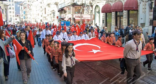 مراسم یادبود و بزرگداشت آتاتورک بنیان‌گذار کشور ترکیه