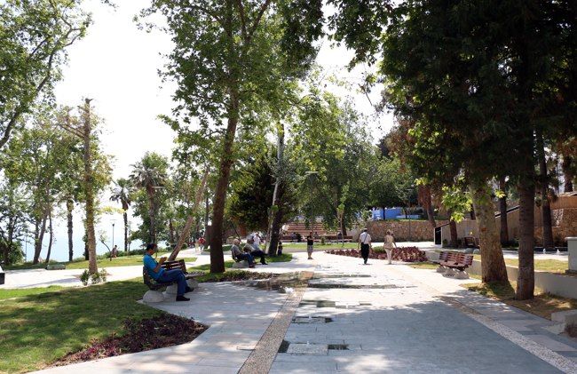 پارک یاووز اوزکان در آنتالیا