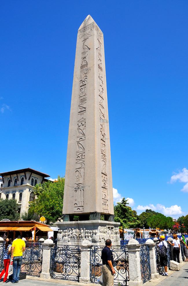آبلیسک تتومس سوم ستون سنگی مورد علاقه امپراتور رومی