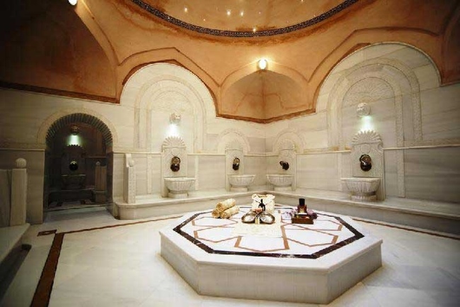 حمام سلیمانیه استانبول جلوه‌ای ویژه و متفاوت در هنر نمایی هنرمندان ترک به شمار می‌رود
