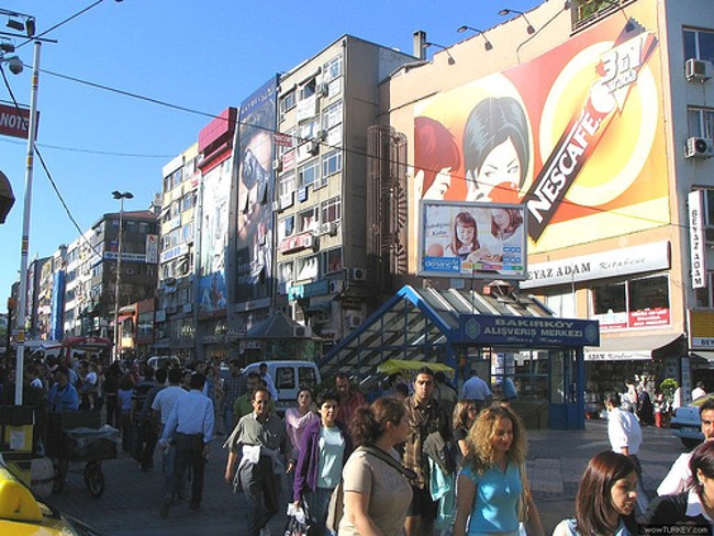 خیابان باکرکوی استانبول، مقصد گردشگری در تمام فصول