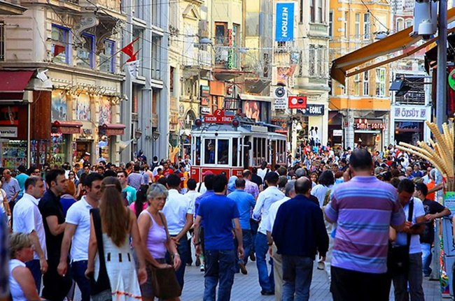 خیابان بی اوغلو استانبول، دنیایی متفاوت در کره زمین