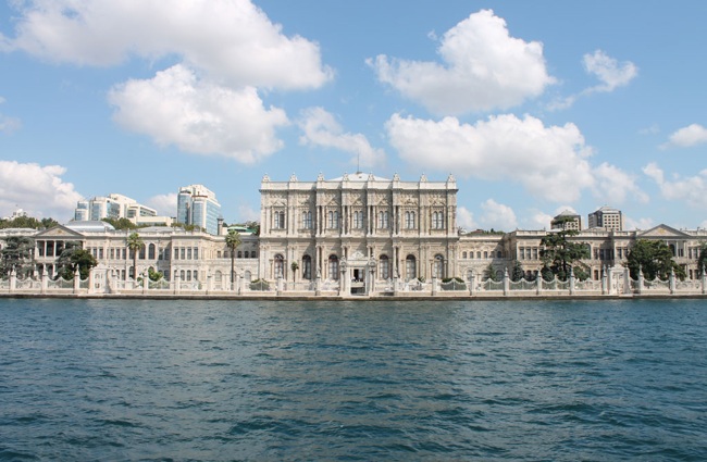 قصر دلمه باغچه استانبول مجلل‌ترین کاخ دوره عثمانی و میراث بر جای مانده از این حکومت باشکوه