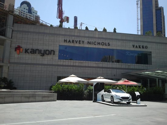 مرکز خرید کانیون استانبول یکی از بهترین مراکز خرید این شهر زیبا و دوست داشتنی