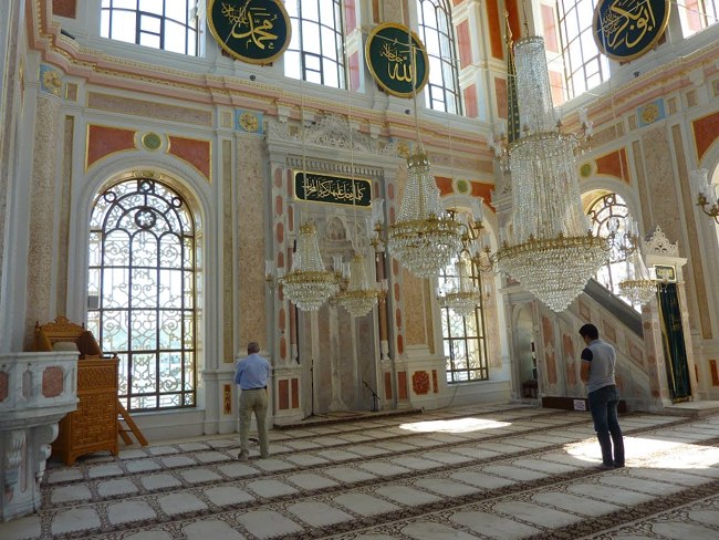 مسجد اورتاکوی استانبول نیایشگاه ساحلی با جلوه‌ای سلطنتی