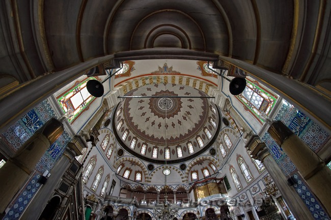 مسجد بیلربی استانبول مسجدی کوچک و تاریخی در ساحل تنگه به سفر