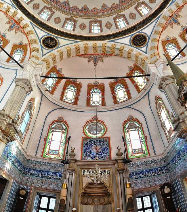 مسجد بیلربی استانبول مسجدی کوچک و تاریخی در ساحل تنگه به سفر