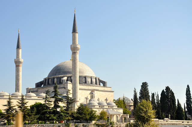 مسجد سلطان سلیم یاووز استانبول مسجد ومقبره جهانگشایی سنگدل و شاعری چیره دست