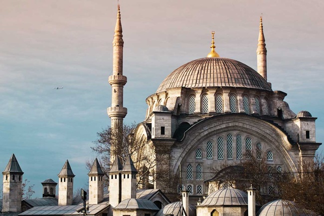 مسجد نور عثمانیه یکی از جذاب‌ترین اماکن تاریخی مذهبی شهر استانبول
