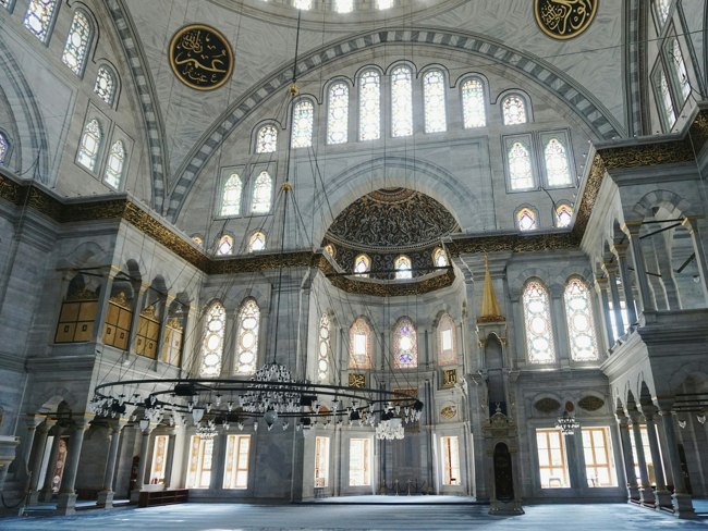 مسجد نور عثمانیه یکی از جذاب‌ترین اماکن تاریخی مذهبی شهر استانبول