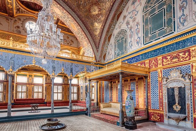 کاخ موزه توپکاپی استانبول بهترین و زیباترین نمونه از کاخ‌های ساخته شده در دوران حکومت عثمانیان بر ترکیه