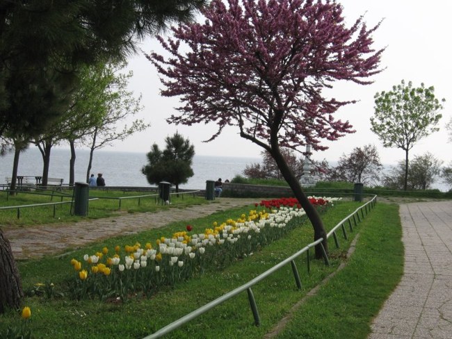 پارک فنرباغچه استانبول Fenerbahce بزرگ‌ترین پارک در منطقه آناتولی