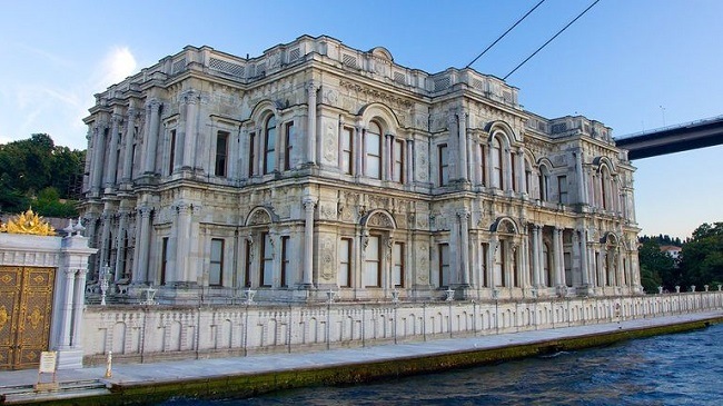 کاخ موزه بیلربی استانبول یکی از شاهکارهای معماری دوره حکومت عثمانیان بر ترکیه