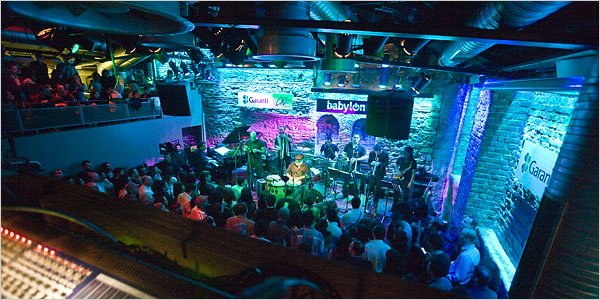 کلوپ بابل (کلوپ بابیلون) معروف‌ترین کلوپ شبانه آواز و موسیقی در شهر استانبول