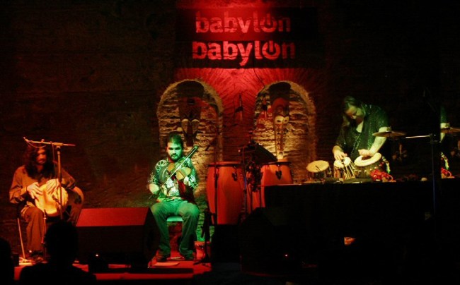 کلوپ بابل (کلوپ بابیلون) معروف‌ترین کلوپ شبانه آواز و موسیقی در شهر استانبول