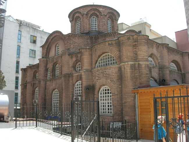 کلیسا و مسجد وفا استانبول، همزیستی دو مذهب در یک مکان