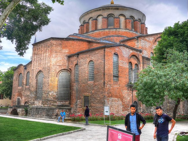 کلیسای ایرن مقدس استانبول قدیمی‌ترین کلیسای کشور ترکیه یادگاری از کنستانتین